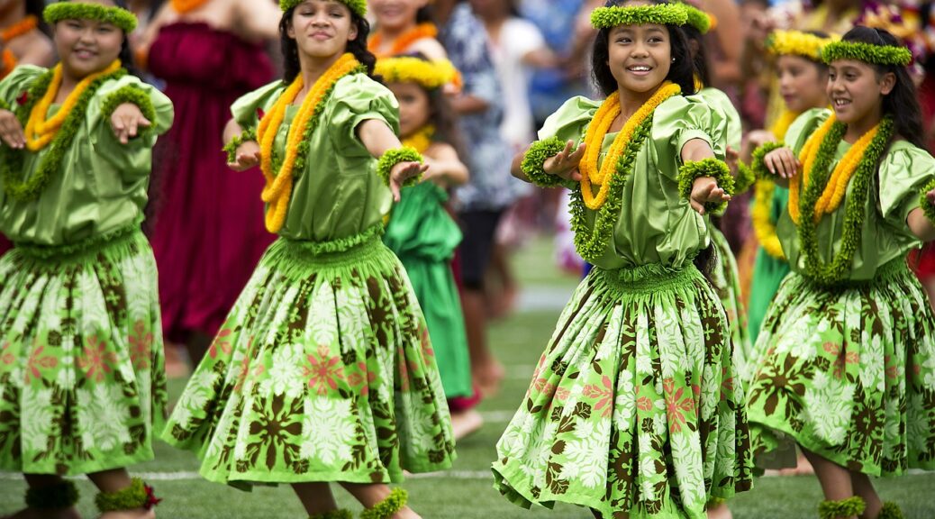Hawaiian Hula Dancers Aloha Stadium  - skeeze / Pixabay