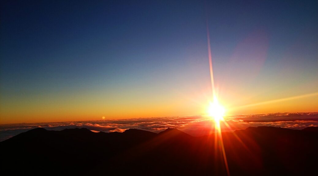 Sunrise Haleakala Hawaii Maui  - BrkFreeFrmItAll / Pixabay